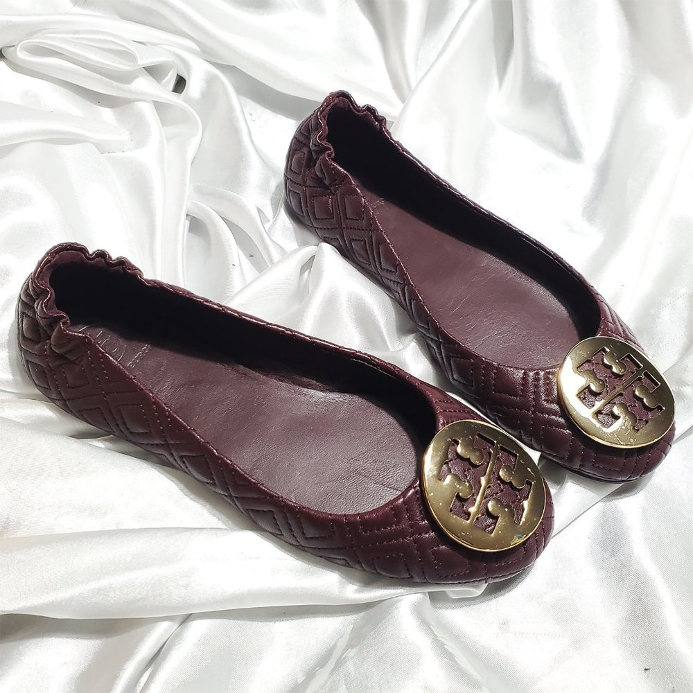 TORY BURCH burgundy leather flats gold logo accents quilted diamonds MINNIE SZ 6